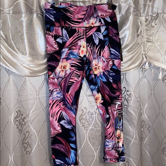 bebe Pants - 🌸NWT bebe sport hot pink tropical pocket Capri